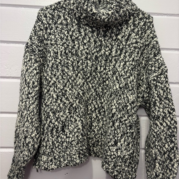 H&M Sweaters - H&M Monochrome Knit Sweater
